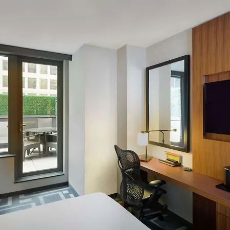 Hilton Garden Inn New York Central Park South-Midtown West Exterior photo